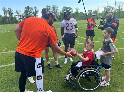 Chicago Bears gifts boy shot in Highland Park parade shooting special wheelchair